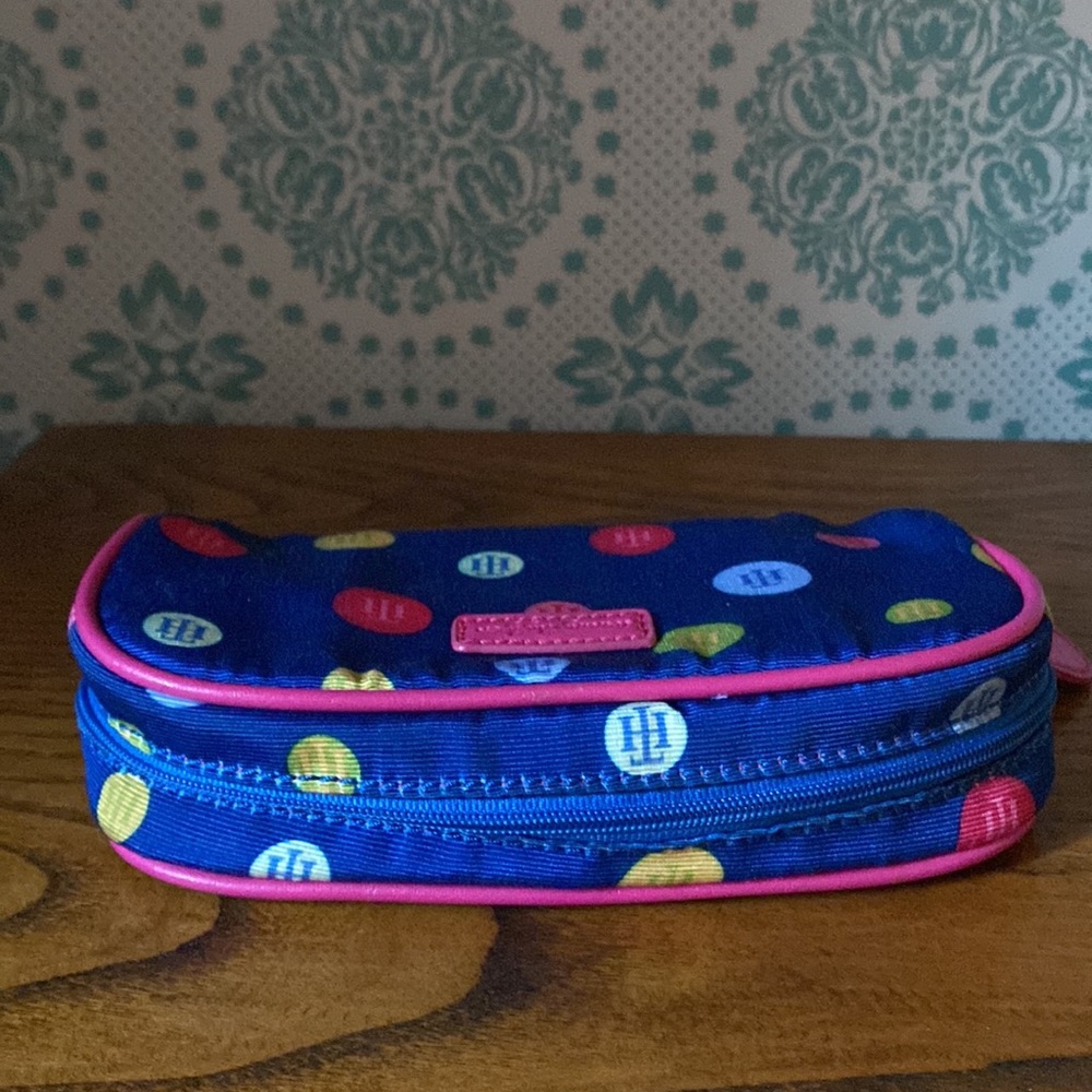 Tommy Hilfiger Cosmetic Case - Picture 4 of 8